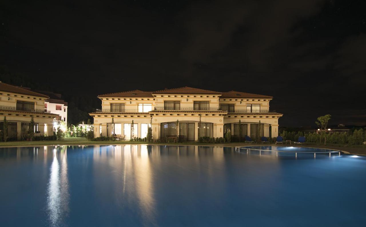 אוגניאנובו Hotel Paradise מראה חיצוני תמונה