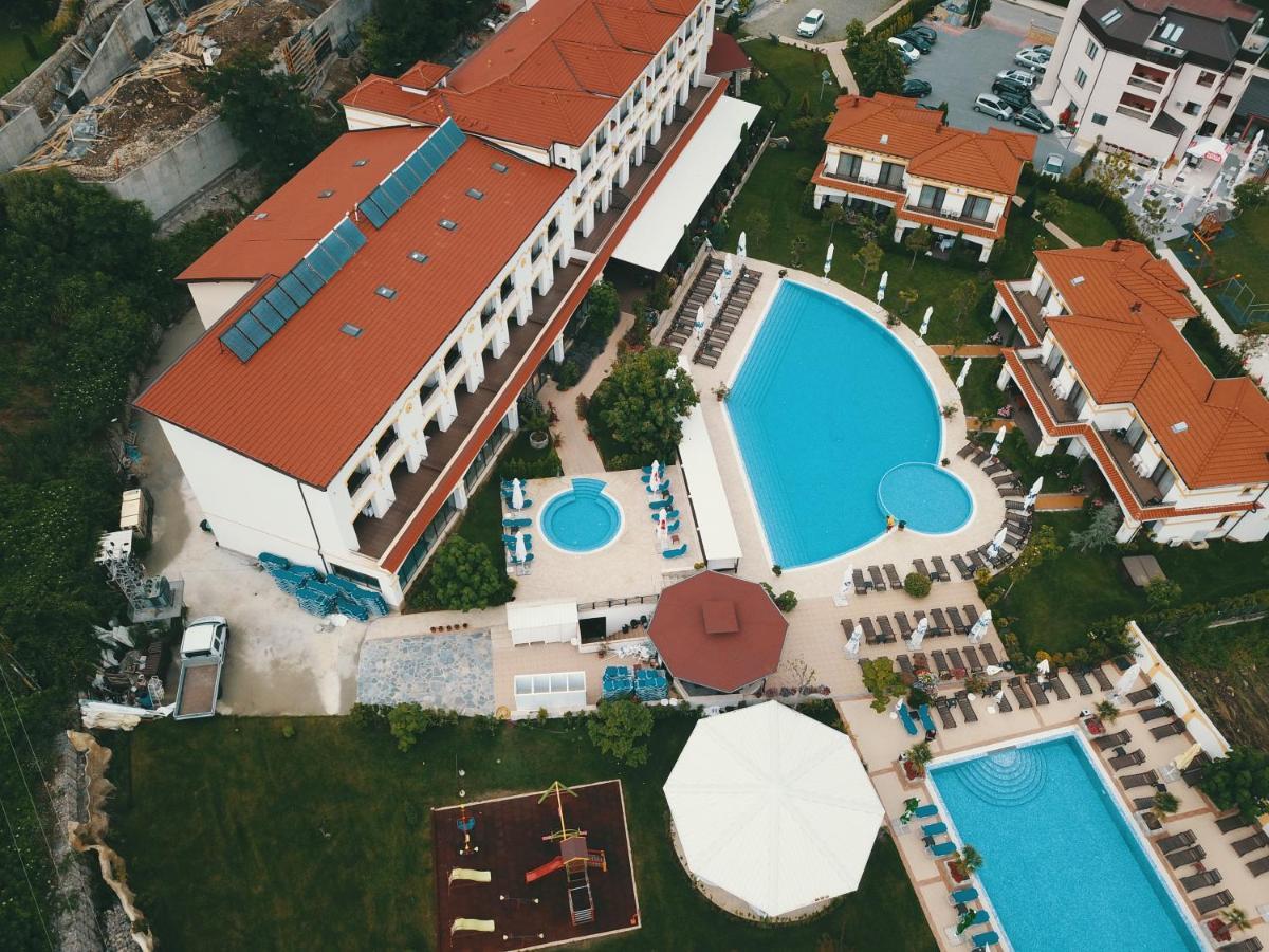 אוגניאנובו Hotel Paradise מראה חיצוני תמונה