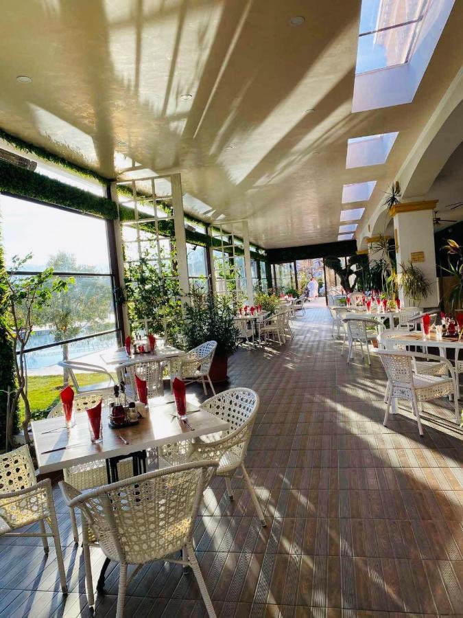 אוגניאנובו Hotel Paradise מראה חיצוני תמונה