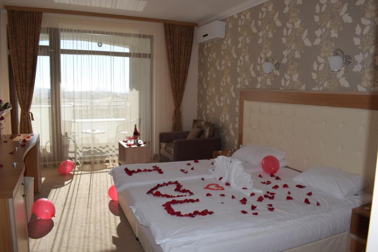 אוגניאנובו Hotel Paradise מראה חיצוני תמונה