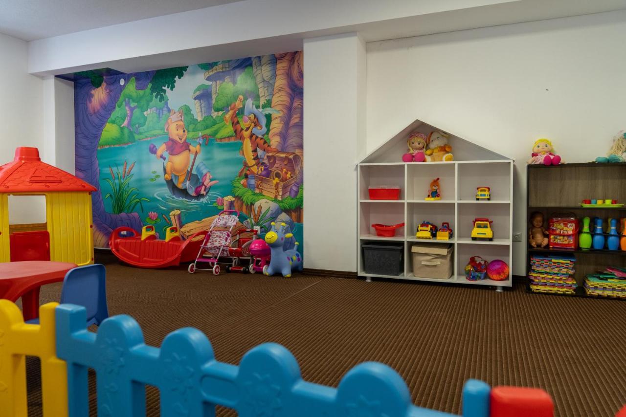 אוגניאנובו Hotel Paradise מראה חיצוני תמונה