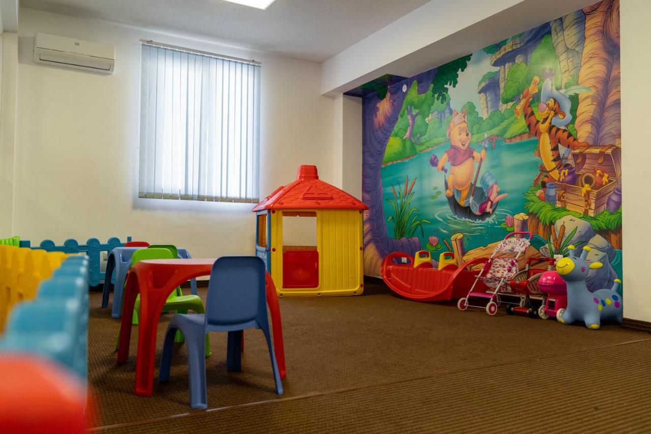 אוגניאנובו Hotel Paradise מראה חיצוני תמונה