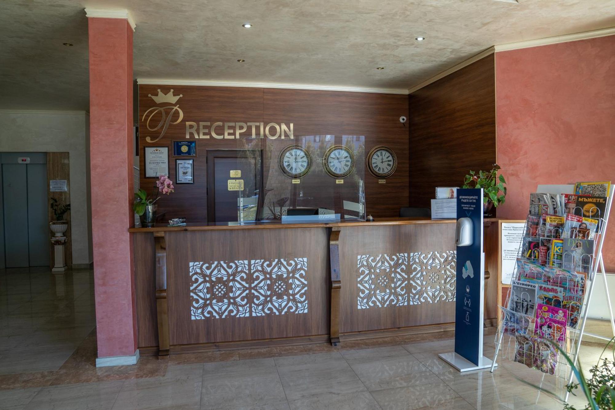 אוגניאנובו Hotel Paradise מראה חיצוני תמונה