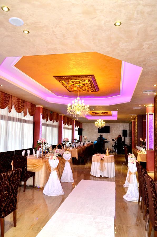 אוגניאנובו Hotel Paradise מראה חיצוני תמונה